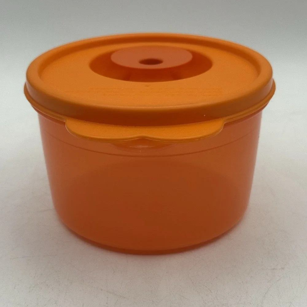 Tupperware 3155A-1 Microwavable 16 oz Soup Mug W/Vented Spout Lid -‎ Orange
